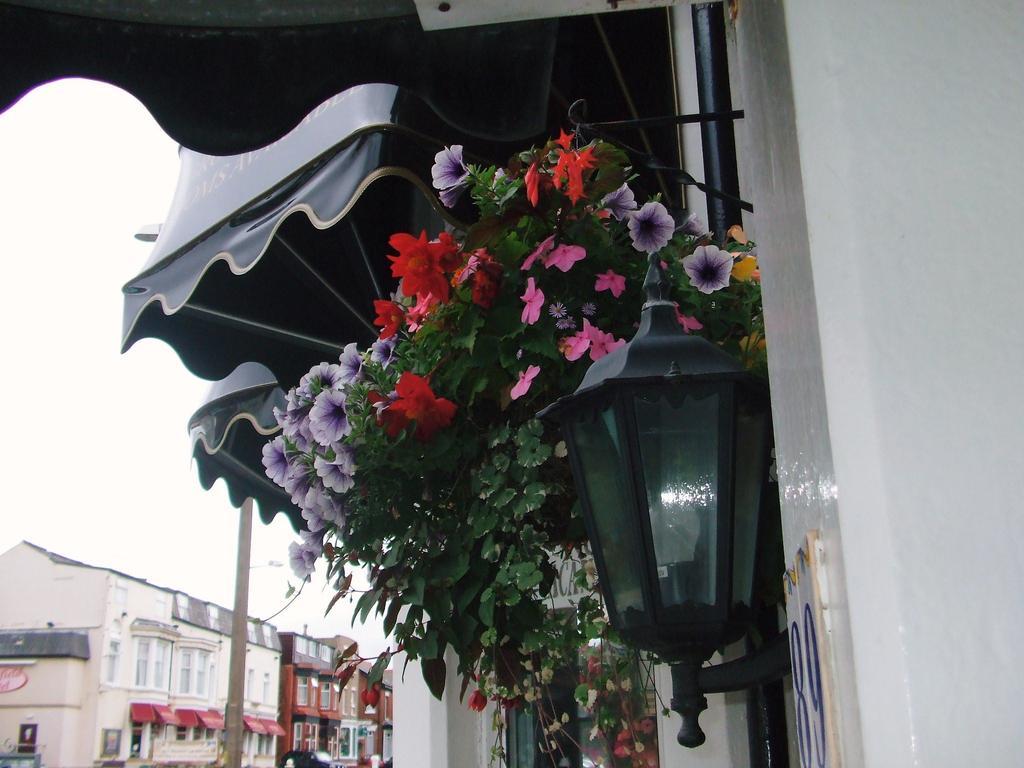Cadeby Lodge Blackpool Bagian luar foto
